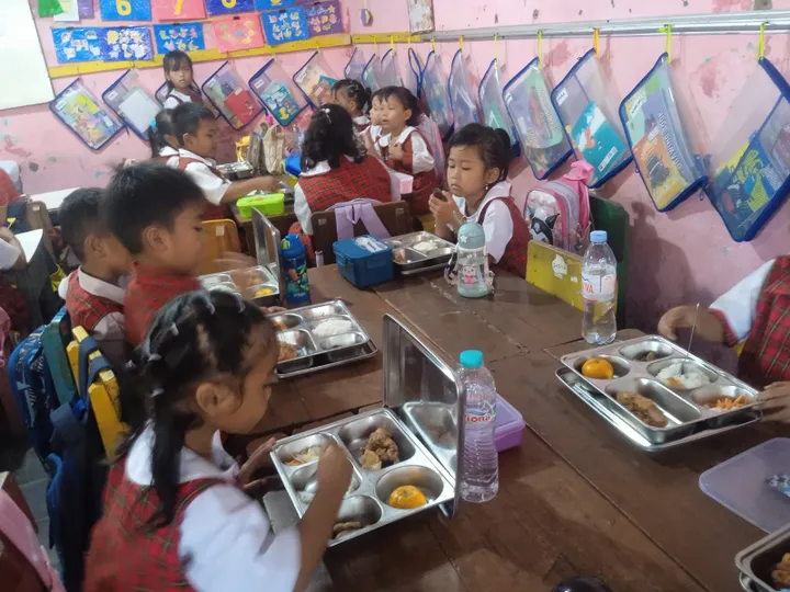 Program Makan Bergizi Gratis SPPG Indramayu di Lelea Jangkau Ribuan Pelajar